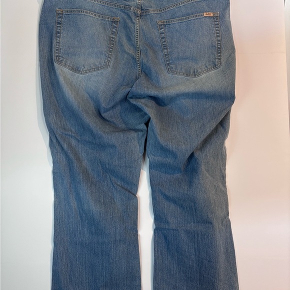 Levi Strauss Signature Bootcut Jeans Women’s 24W Short Blue Denim - Picture 3 of 13